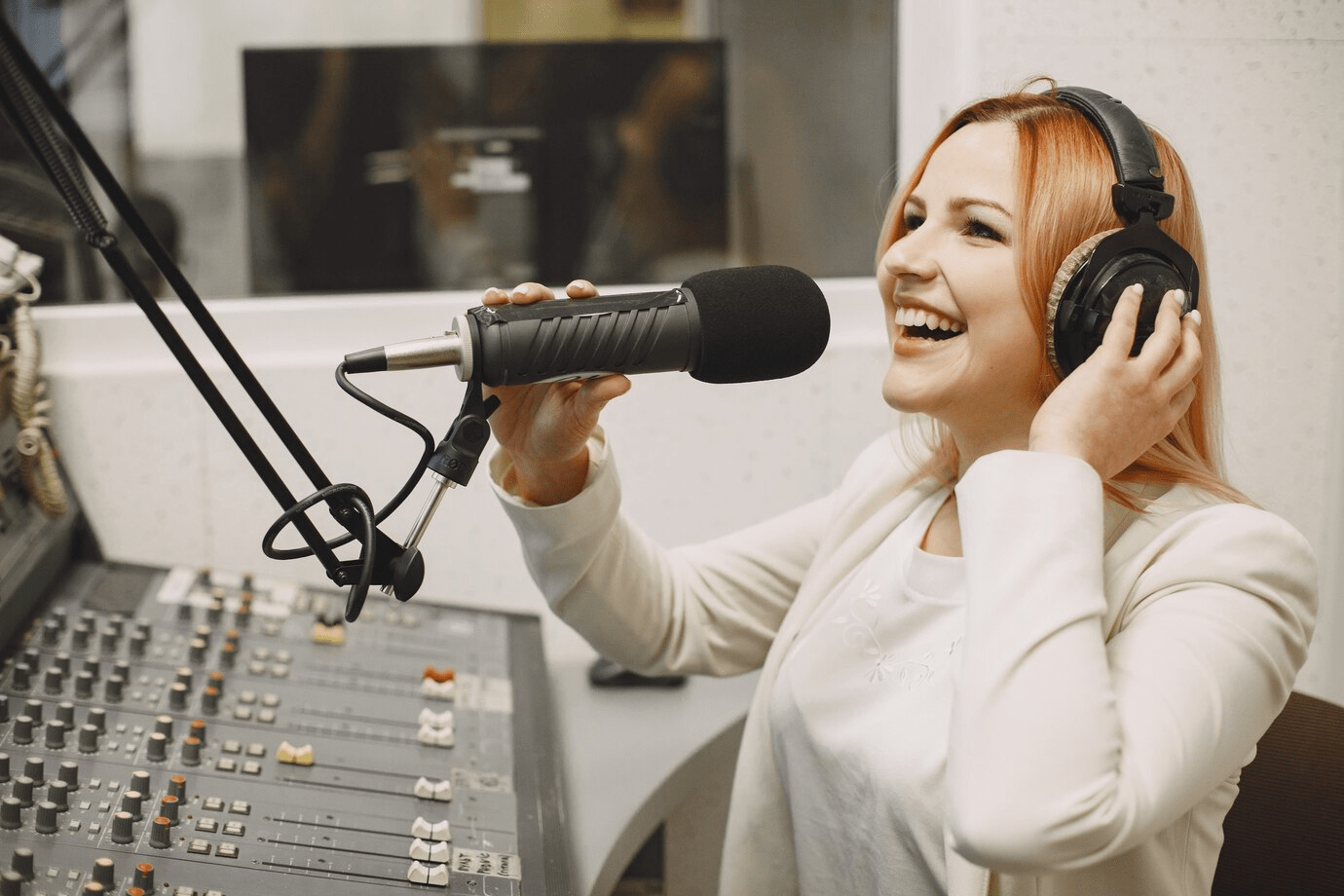 professional voice over artist in Gulf Region
